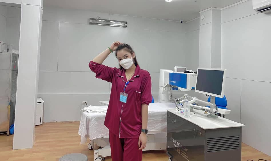 Chị HUYỀN TRANG